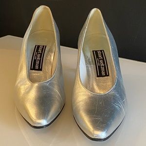 Stuart Weitzman Vintage Silver Pumps (never worn) size 8 AA